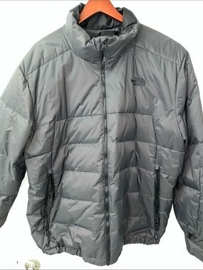 The North Face Men's Dark Grey almost black Quilted Puffer Jacket  XXL. Like New